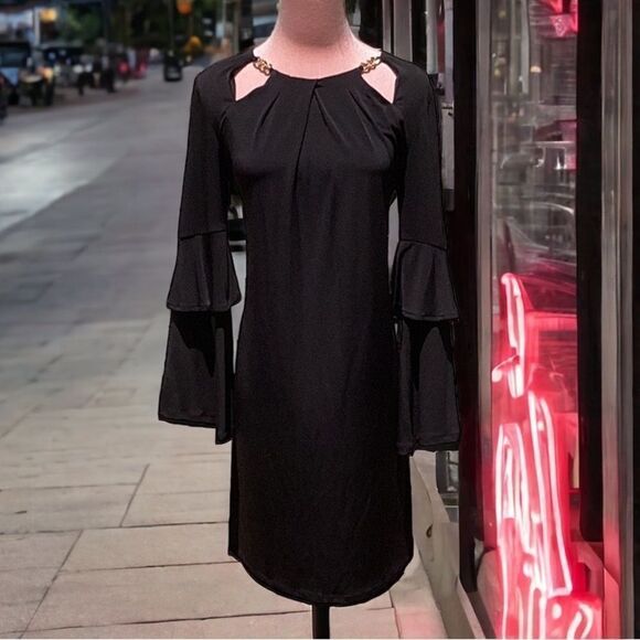 MICHAEL KORS NWT XS BLACK SHIFT DRESS DOUBLE BELL SLEEVES CHAIN DETAIL - Picture 5 of 13